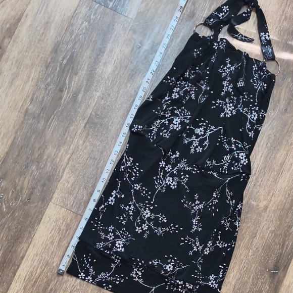 Chic Black Floral Backless Dress - Picture 7 of 10